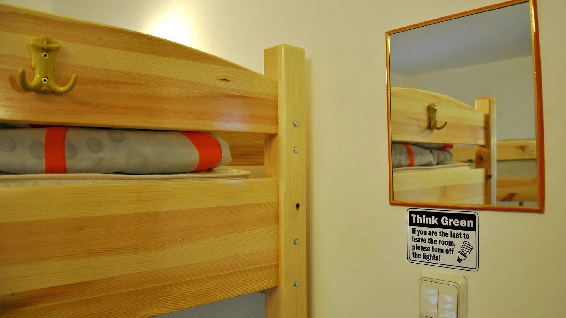 10 Coins Hostel & Tours صوفيا